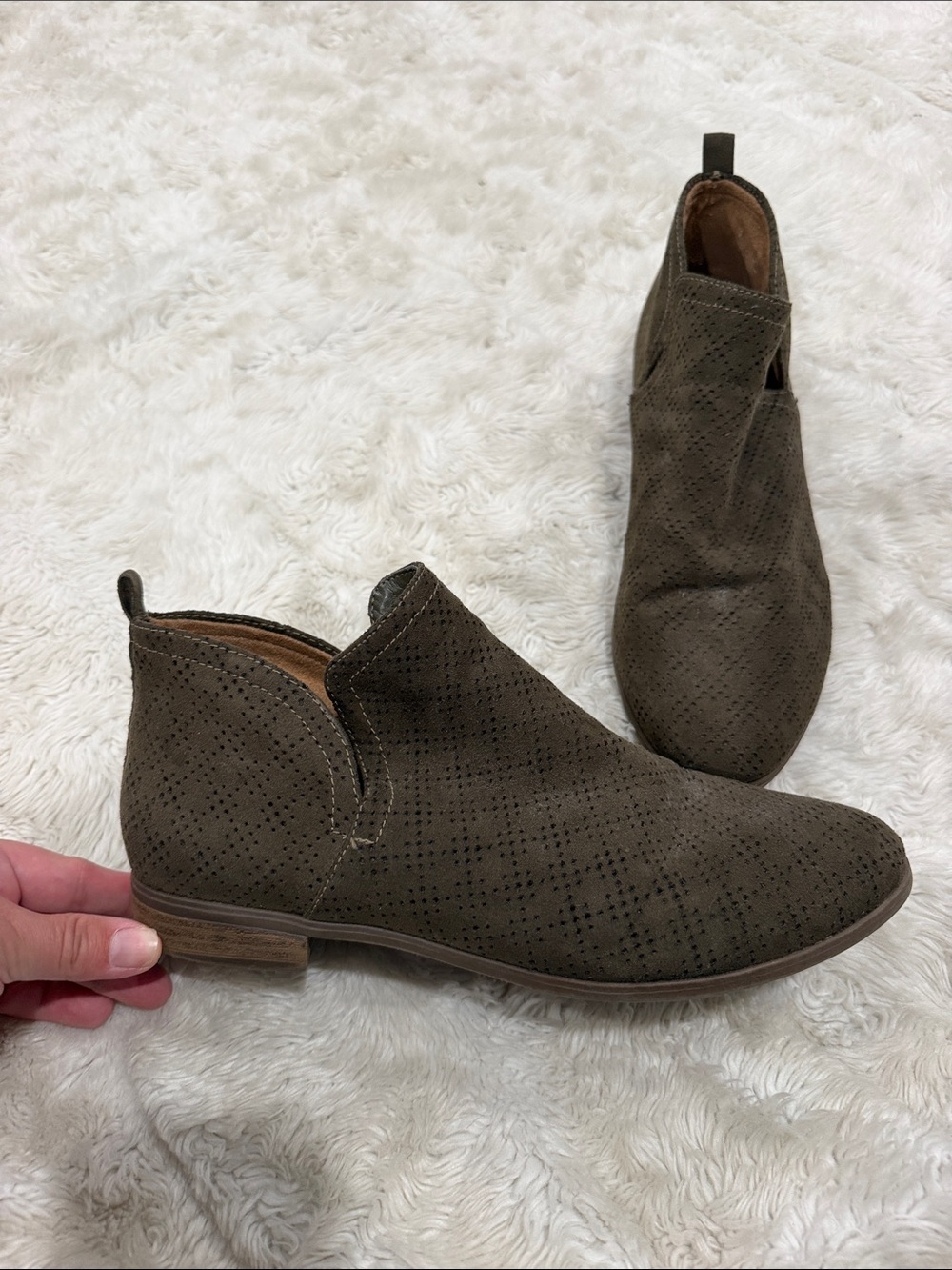 Dr. Scholl's Rate Perforated Ankle Bootie in olive green Woman’s Size 9